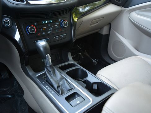 Used 2017 Ford Escape Titanium image 21