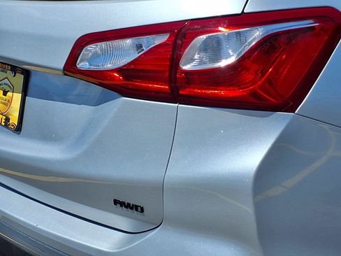 Used 2019 Chevrolet Equinox LT AWD/4WD image 25