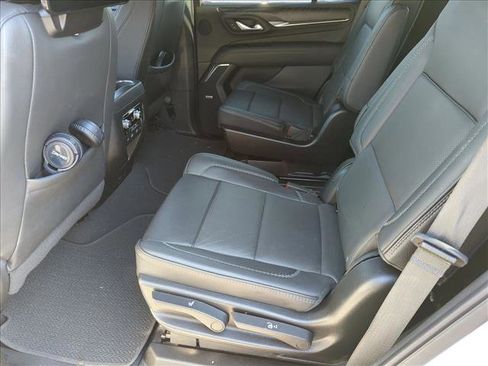 Used 2024 GMC Yukon Denali w/ Advanced Technology Package AWD/4WD image 12