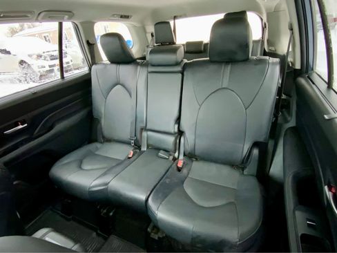 Used 2024 Toyota Grand Highlander XLE image 24