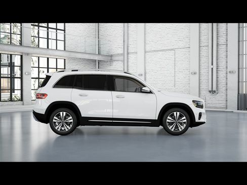 Certified 2026 Mercedes-Benz GLB 250 4MATIC image 11