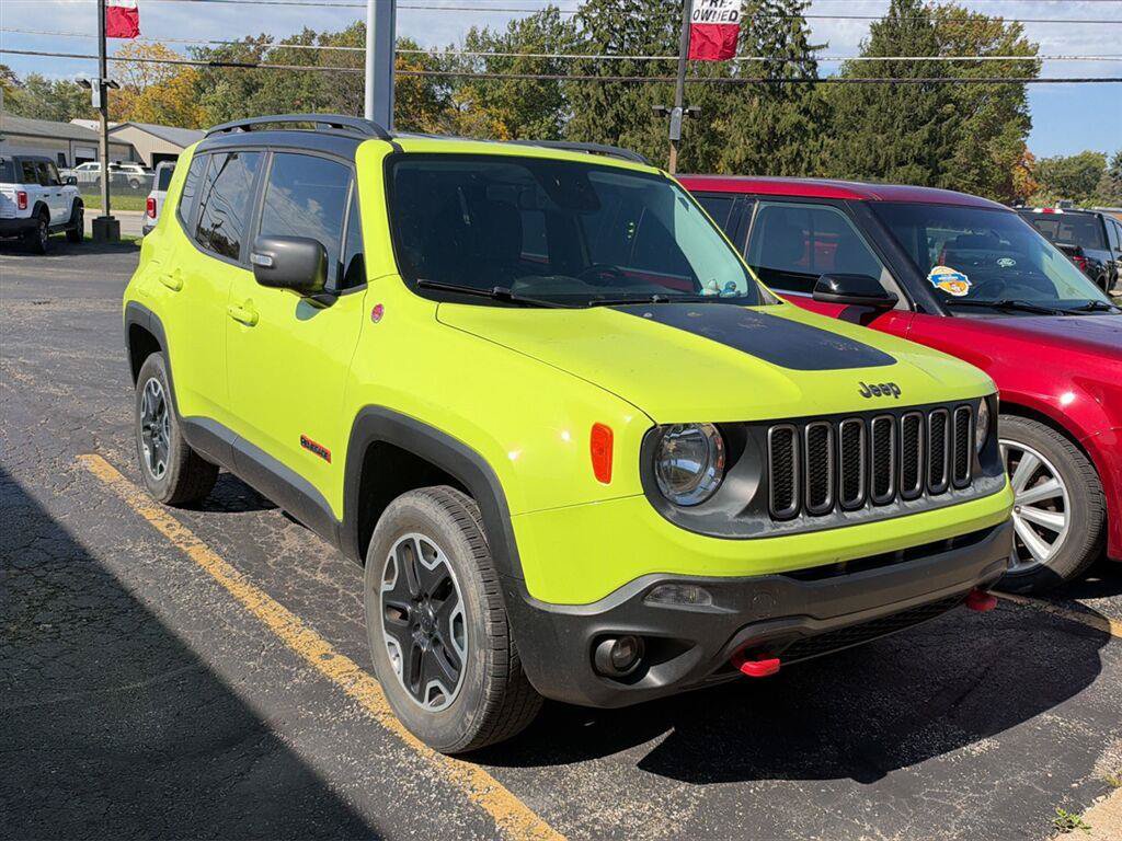 Used 2017 Jeep Renegade Trailhawk w/ Premium Trailhawk Package AWD/4WD image 1
