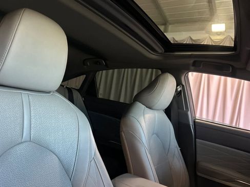 Used 2021 Toyota Avalon Limited w/ Advanced Safety Package FWD image 18