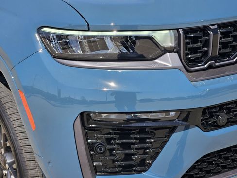 New 2026 Jeep Grand Cherokee L Summit w/ Obsidian Package image 9