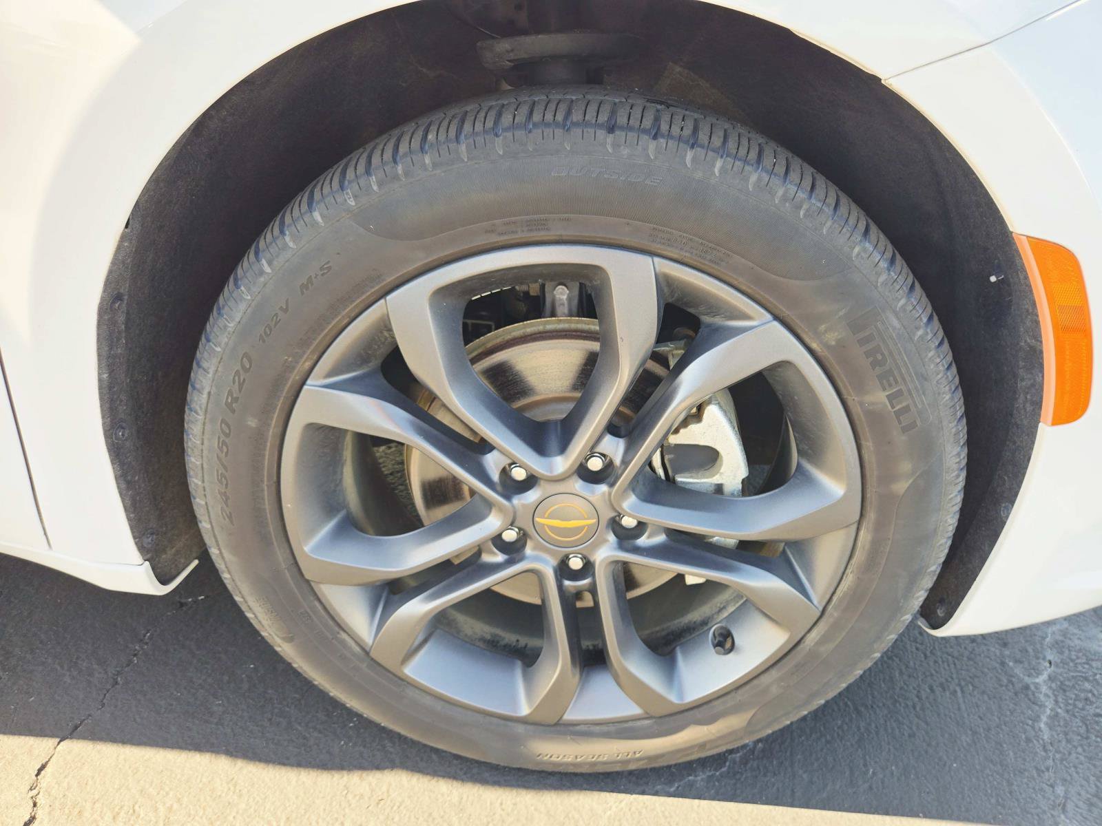 Used 2024 Chrysler Pacifica Touring-L FWD image 21