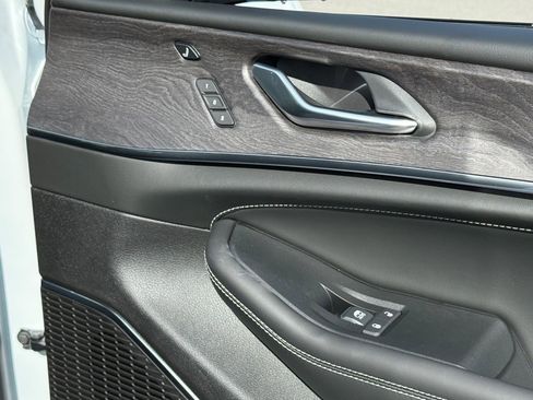 New 2025 Jeep Grand Cherokee Overland w/ Adv Protech Group III image 17