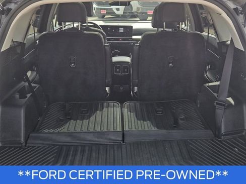 Used 2024 Kia Sorento EX w/ Panoramic Sunroof Package FWD image 12