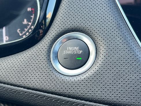 Used 2022 Cadillac XT5 Sportv w/ LPO, ONYX Package image 33