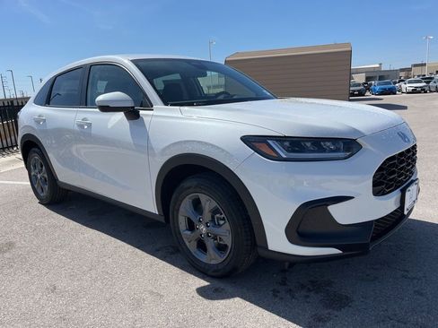 New 2026 Honda HR-V LX image 2