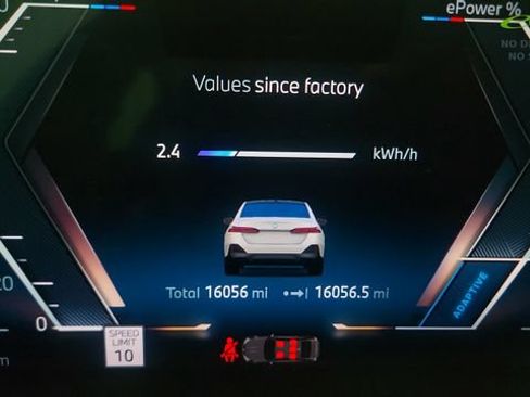 Used 2024 BMW i5 eDrive40i w/ Executive Package RWD image 43