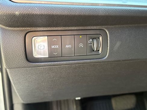 Used 2026 Chevrolet Traverse LT w/ Enhanced Driving Package AWD/4WD image 25
