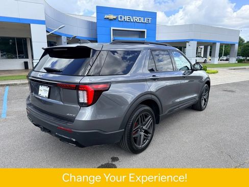 Used 2025 Ford Explorer ST-Line w/ ST-Line Street Pack AWD/4WD image 23
