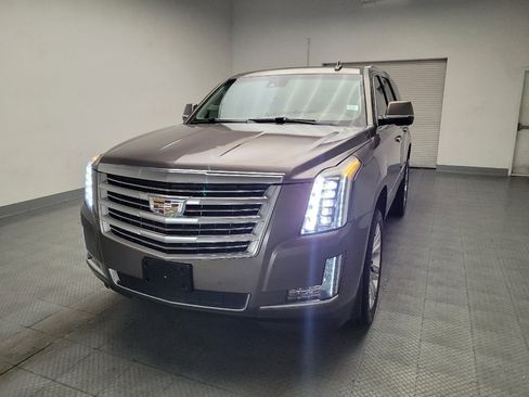 Used 2015 Cadillac Escalade Platinum RWD image 15