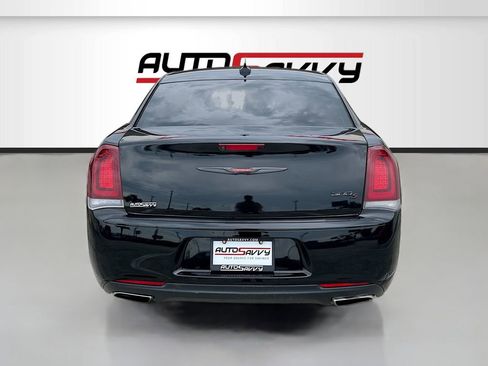 Used 2023 Chrysler 300 Touring w/ Sport Appearance Package RWD image 6