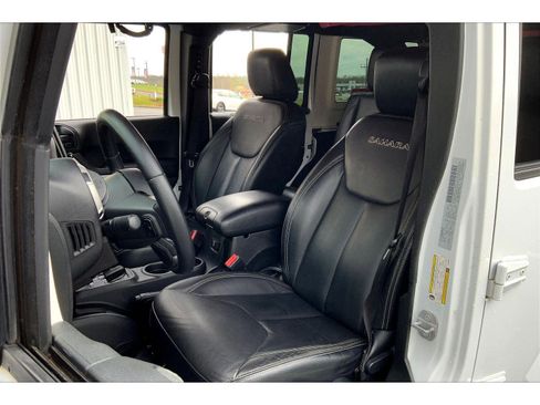Used 2016 Jeep Wrangler Unlimited Sahara w/ Dual Top Group image 20