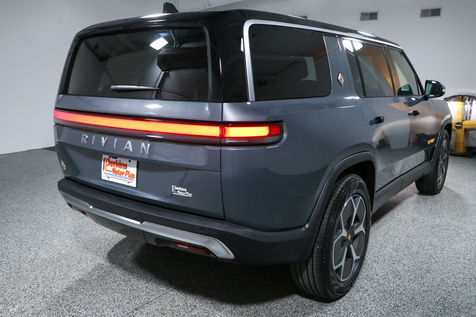 Used 2024 Rivian R1S Adventure Quad AWD/4WD image 6