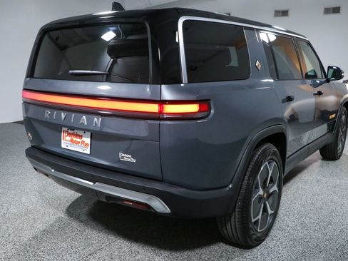 Used 2024 Rivian R1S Adventure AWD/4WD image 6
