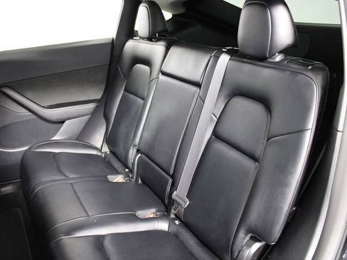 Used 2021 Tesla Model Y Performance image 19