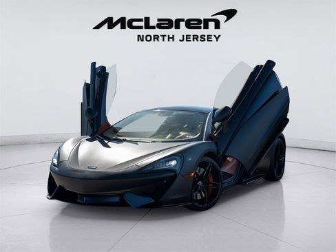 Used 2017 McLaren 570S image 2