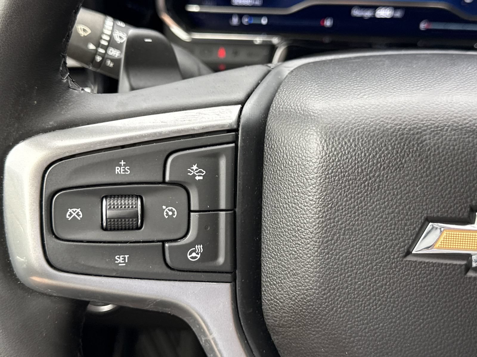 Used 2025 Chevrolet Silverado 1500 LT AWD/4WD image 18