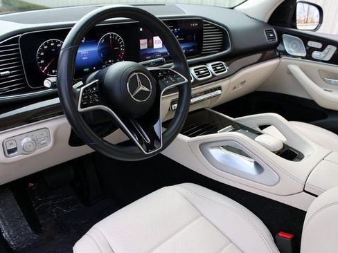Used 2024 Mercedes-Benz GLE 450e 4MATIC w/ Warmth & Comfort Package image 9