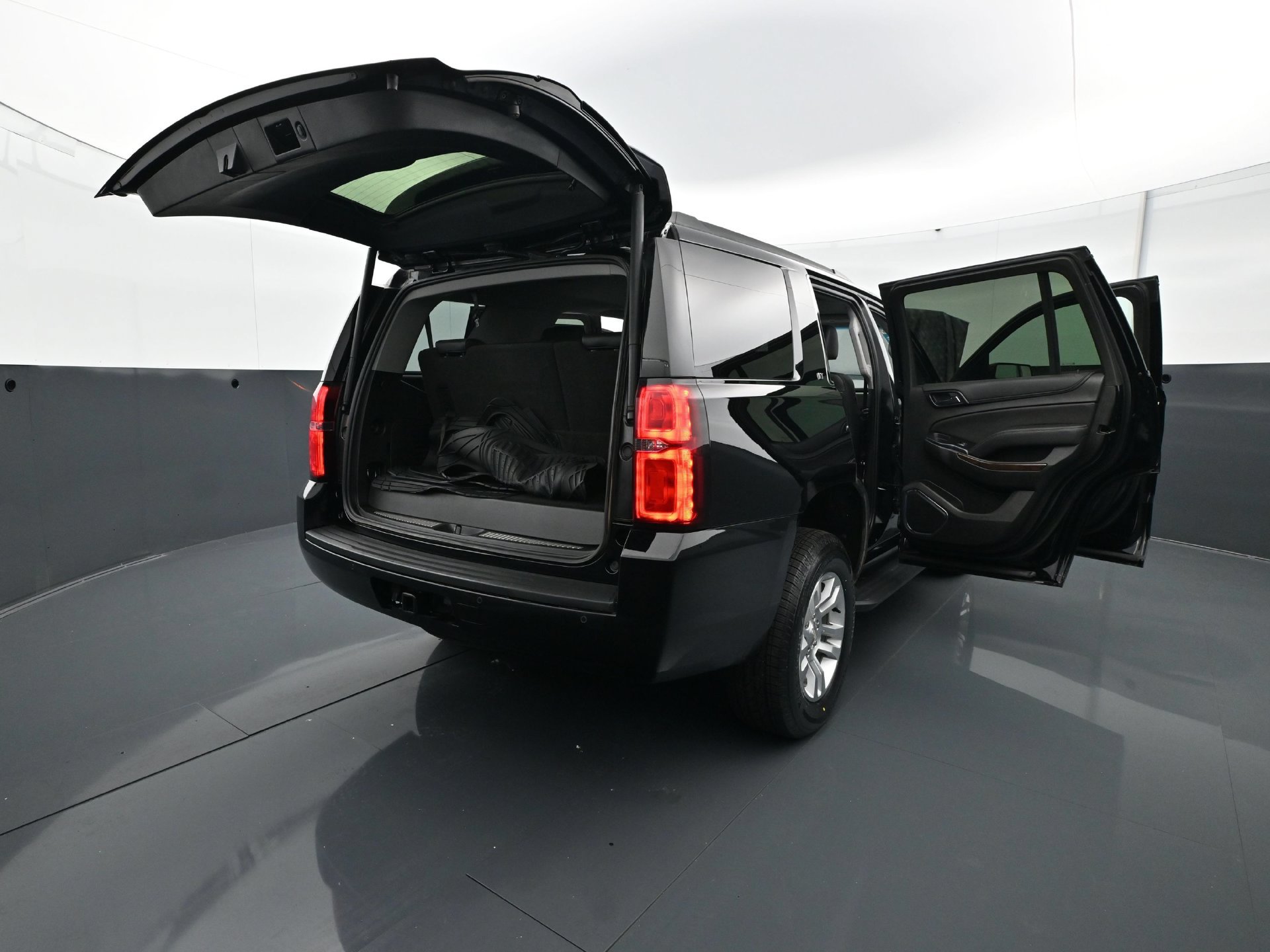 Used 2019 Chevrolet Tahoe LT AWD/4WD image 32