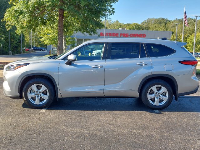 Used 2023 Toyota Highlander L FWD image 10