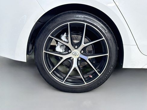 Used 2022 Toyota Corolla LE FWD image 33