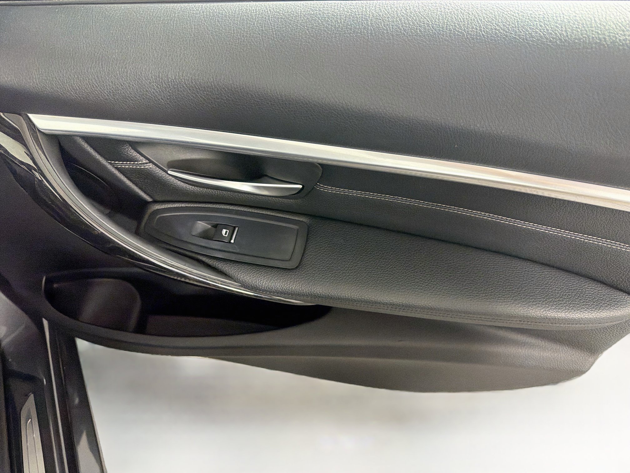 Used 2017 BMW 330i Sedan RWD image 32