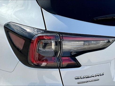 Used 2022 Subaru Outback Touring AWD/4WD image 20