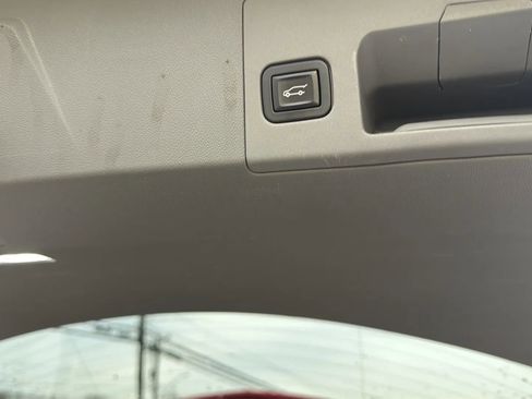 Used 2017 Cadillac XT5 Premium Luxury image 38