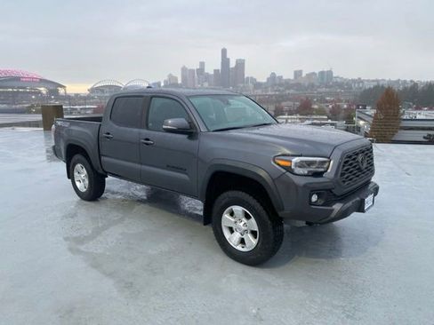 Used 2021 Toyota Tacoma TRD Off-Road image 25