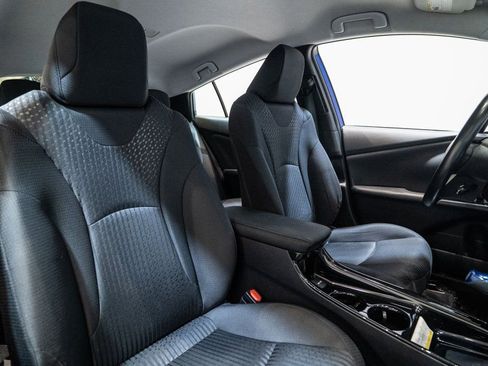 Used 2017 Toyota Prius Three image 13