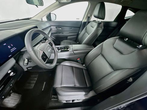 Used 2025 Nissan Murano SV AWD/4WD image 13