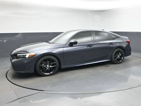 Used 2025 Honda Civic Sport image 4