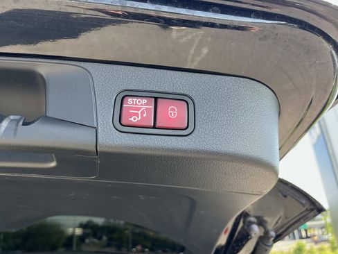 Used 2023 Mercedes-Benz GLB 250 4MATIC image 12