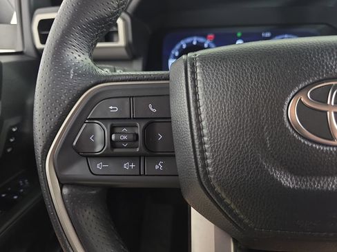 Used 2025 Toyota 4Runner TRD Off-Road Premium AWD/4WD image 16