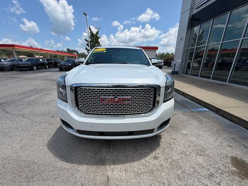 Used 2017 GMC Yukon Denali AWD/4WD image 6