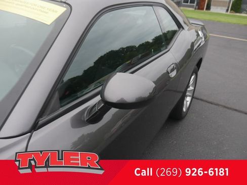 Used 2023 Dodge Challenger SXT RWD image 11