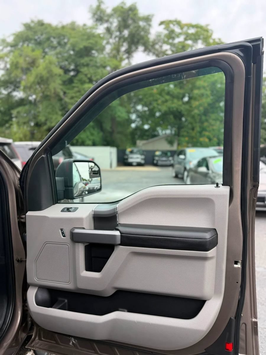 Used 2018 Ford F150 XLT w/ Equipment Group 302A Luxury AWD/4WD image 13