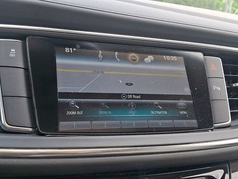 Used 2018 Buick Enclave Essence FWD image 2