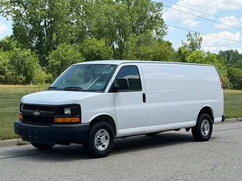 Used 2012 Chevrolet Express 2500 Extended RWD image 5