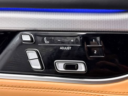 Used 2022 Jeep Grand Wagoneer Series III w/ Flexible Seating Group image 30