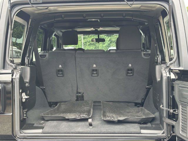 Used 2022 Jeep Wrangler Unlimited Sport AWD/4WD image 13