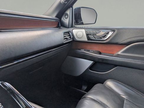 Used 2020 Lincoln Navigator L Reserve w/ Equipment Group 208A Reserve image 33