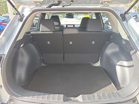 Used 2023 Toyota Corolla Cross LE FWD image 11