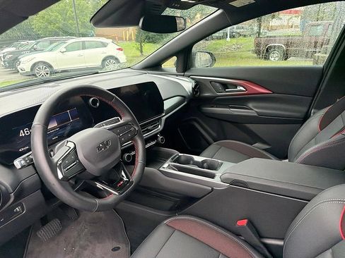 Used 2026 Chevrolet Equinox EV RS FWD image 8
