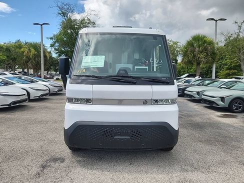 Used 2024 Chevrolet Brightdrop 400 w/ Commercial Equipment Package AWD/4WD image 6