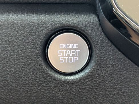 Certified 2025 Kia Carnival EX image 35