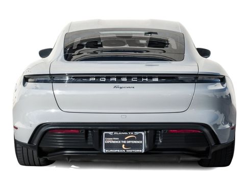 Used 2022 Porsche Taycan image 8